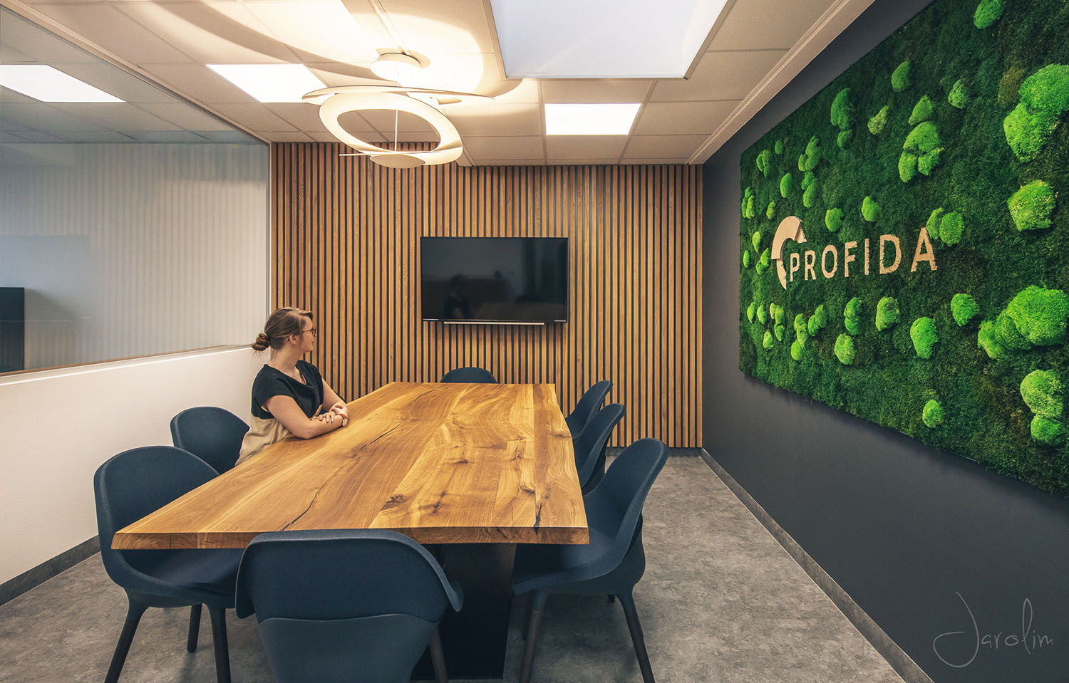 Mooswand-Meetingroom-Profida Buero-NATURALDESIGN.at